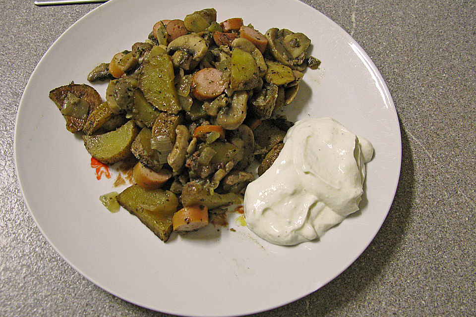 Kartoffel - Pilz - Pfanne mit Kräuterdip