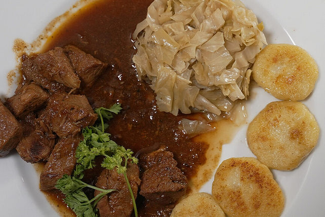 Spezzatino di Vitello - Kalbsgulasch mit Barolosauce von ...