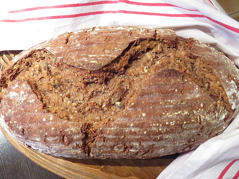 Roggenschrotbrot mit Nüssen von cenzy1| Chefkoch