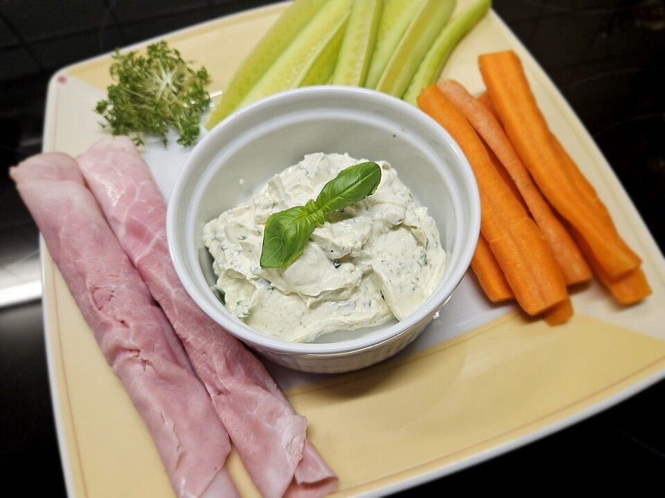 Frischkäseaufstrich mit Basilikumpesto von küchen_zauber| Chefkoch