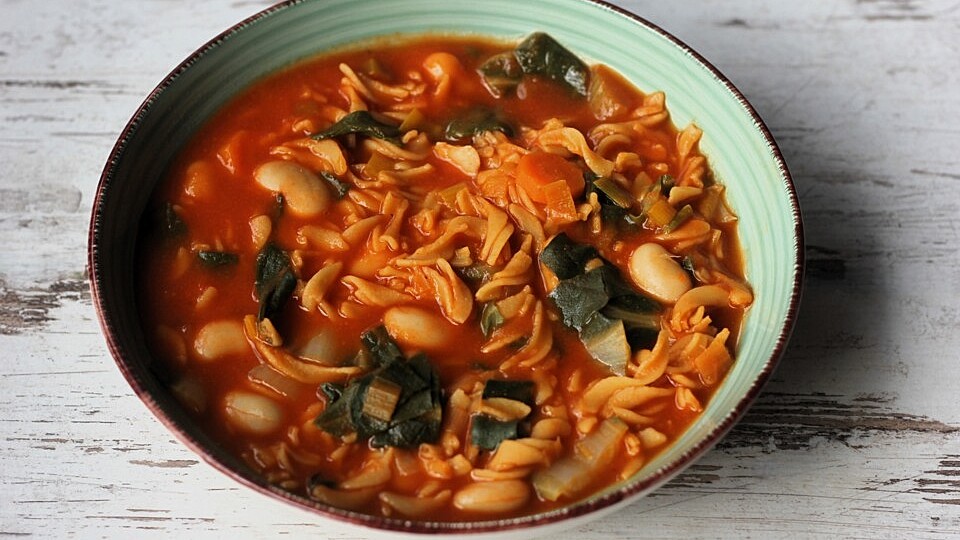 Minestrone mit Kichererbsennudeln von Sardu
