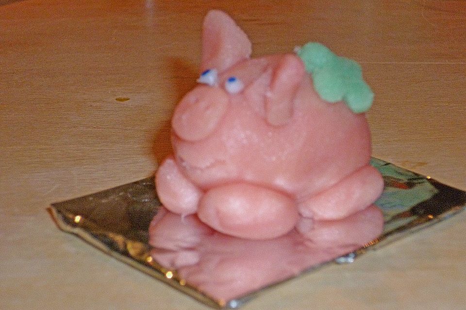 Glücksschweinchen aus Marzipan