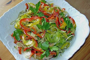 Jugoslawischer Zwiebelsalat