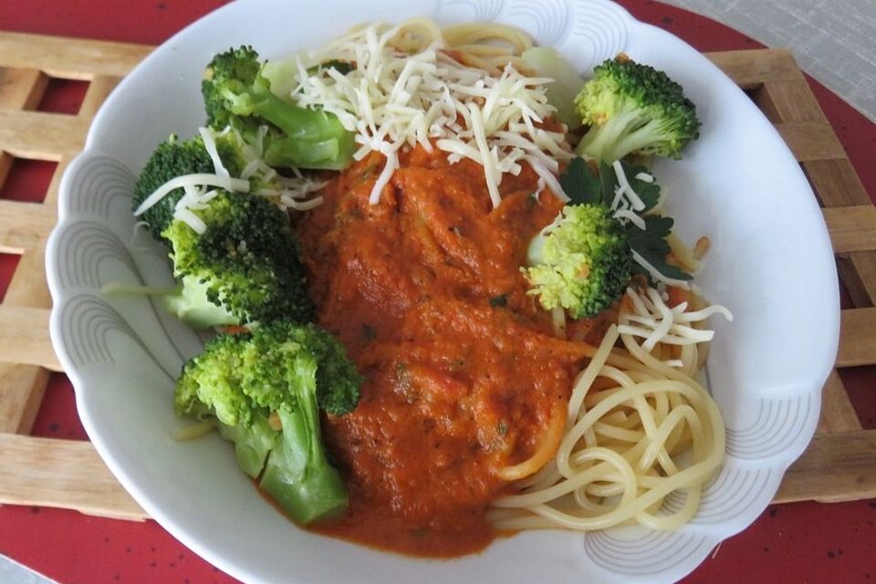 Brokkoli - Pasta mit Tomatensahne