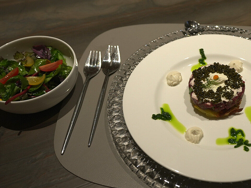 Tatar-Törtchen mit Kaviar auf Kartoffelrösti von DasperfekteDinner ...