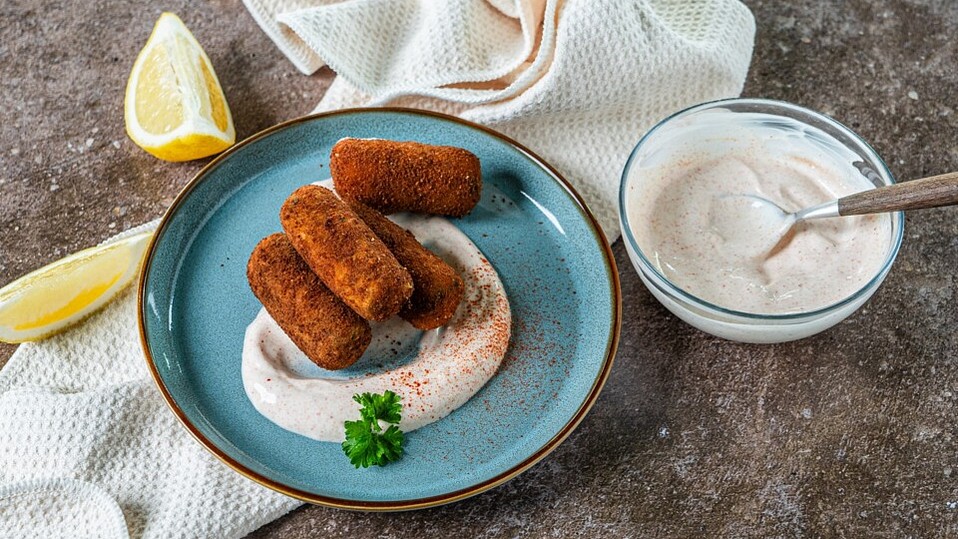 Spinat-Feta-Kroketten mit Paprika-Dip von Chefkoch_Christina_Becher Spinat-Feta-Kroketten mit Paprika-Dip von Chefkoch_Christina_Becher