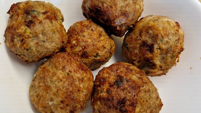 Putenhackbällchen aus der Heißluftfritteuse von Caseyy Putenhackbällchen aus der Heißluftfritteuse von Caseyy