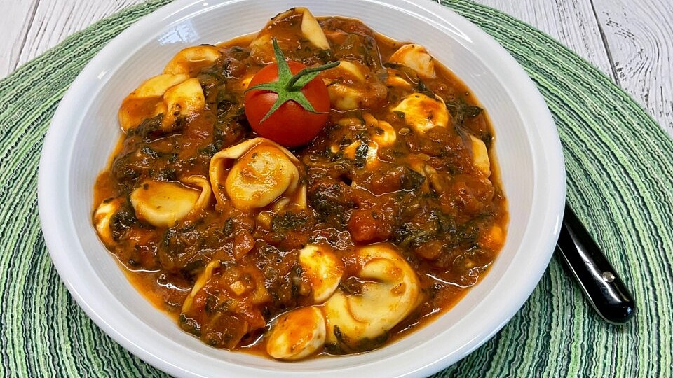 Blattspinat-Tomatensauce mit Mini-Mozzarella von Mooreule| Chefkoch Blattspinat-Tomatensauce mit Mini-Mozzarella von Mooreule| Chefkoch