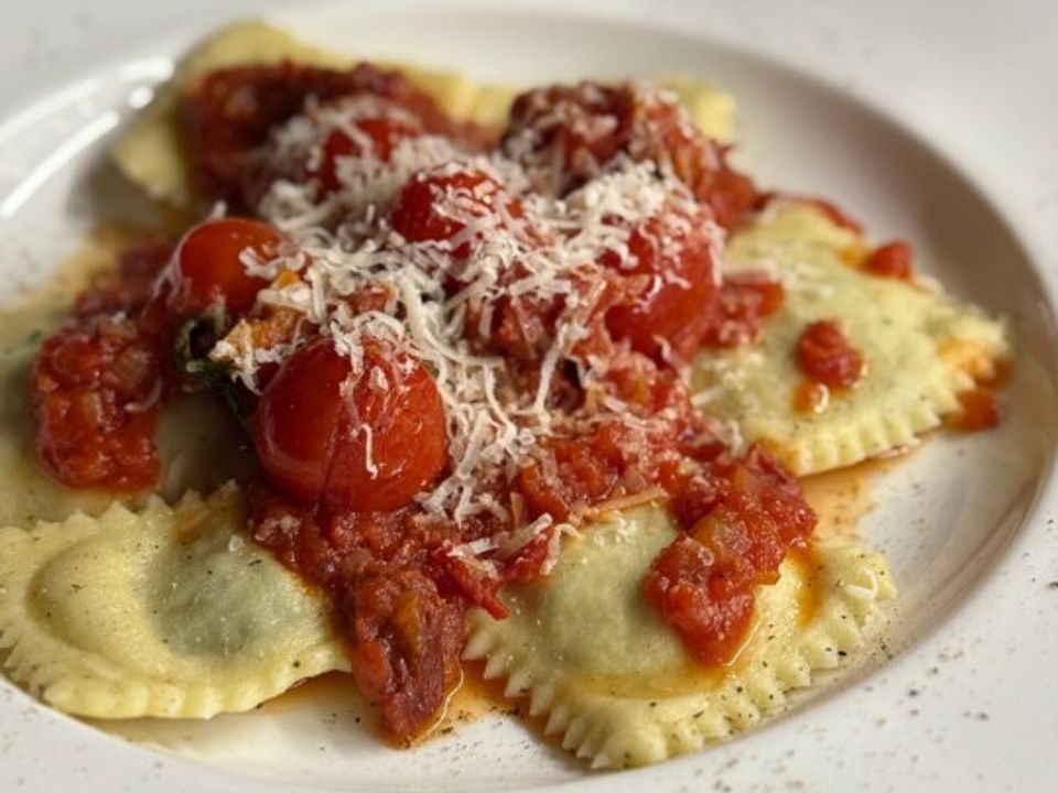 Ravioli mit Ziegenkäse-Spinat-Tomaten-Füllung von ChefkochPiet| Chefkoch