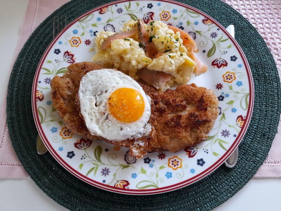 Seemannsschnitzel mit Spiegeleiern und Kartoffelsalat von Anaid55| Chefkoch