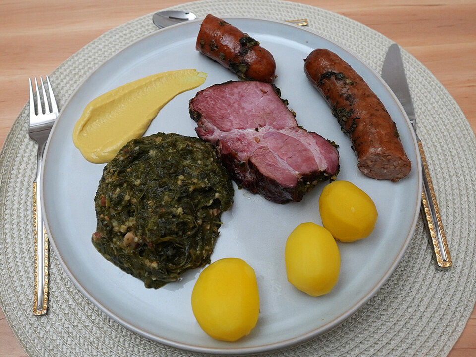 Oldenburger Grünkohl | Pinkel & Co. | Salzkartoffeln von ... Oldenburger Grünkohl | Pinkel & Co. | Salzkartoffeln von ...