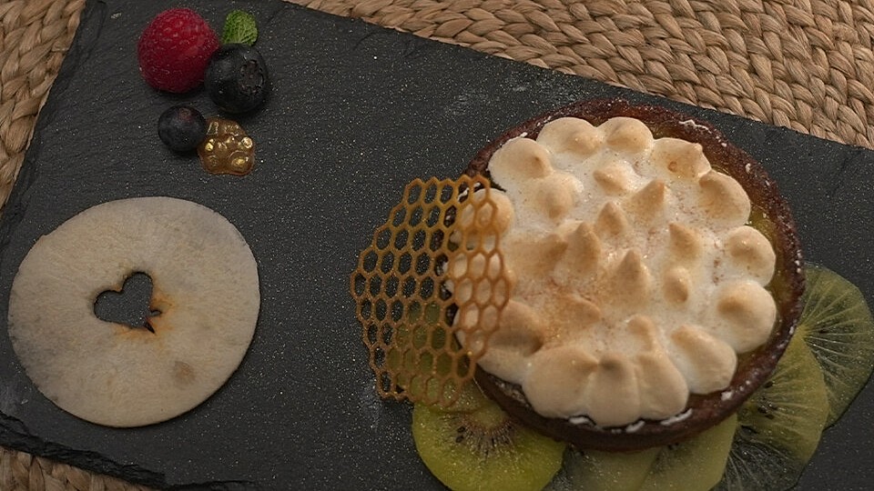 Auf Wolke 7 - Zitrone unter der Haube Tarte | Baiser | Carpaccio von ... Auf Wolke 7 - Zitrone unter der Haube Tarte | Baiser | Carpaccio von ...