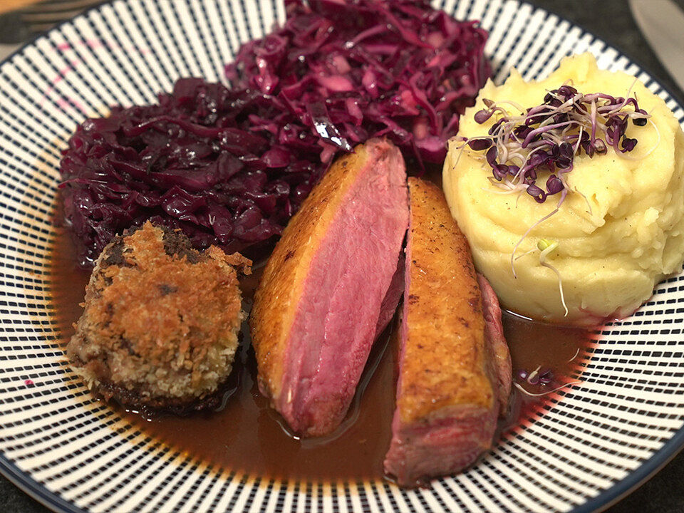 Aus der Luft und der Erde - Ente, Rotkohl, Kartoffelpüree von ...