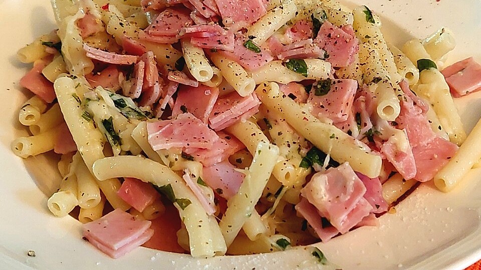 Schinken-Makkaroni mit Kräuterbutter von Anaid55