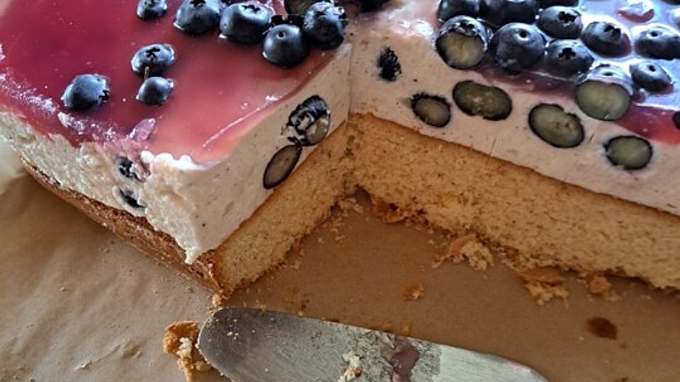 Blaubeer-Kefir-Torte von ingetom| Chefkoch