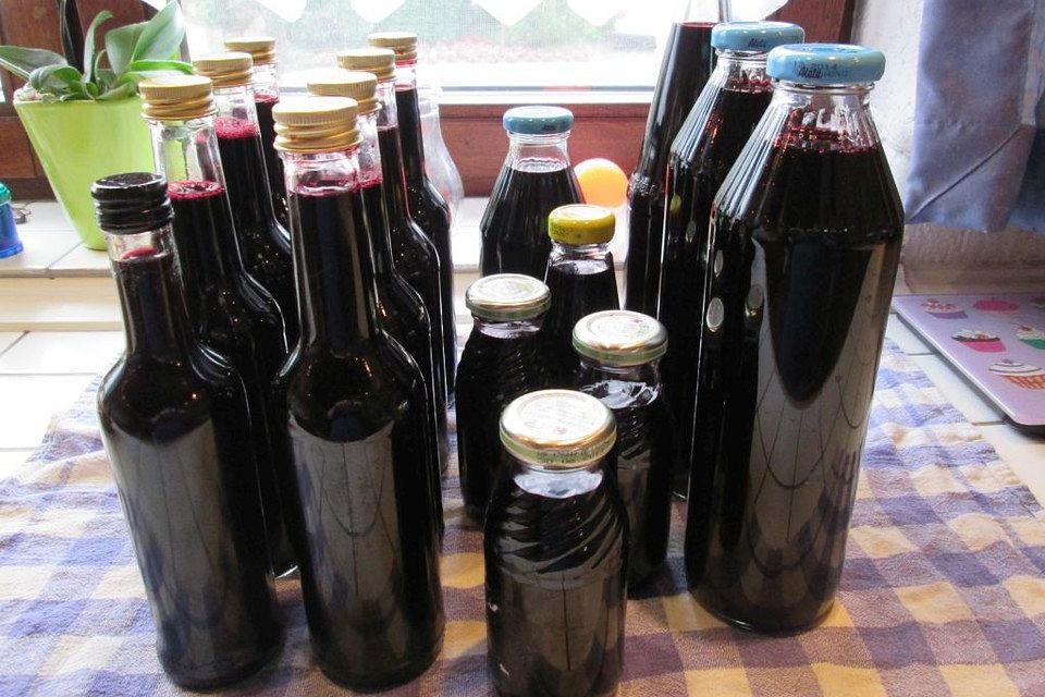 Holundersaft bei Erkältung / Basissaft