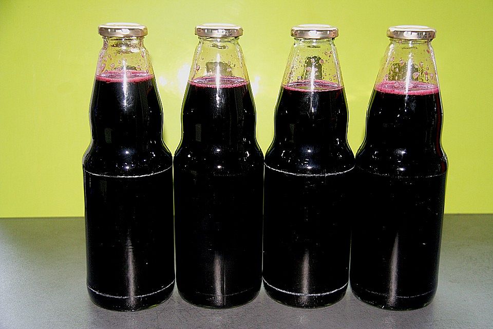 Holundersaft bei Erkältung / Basissaft