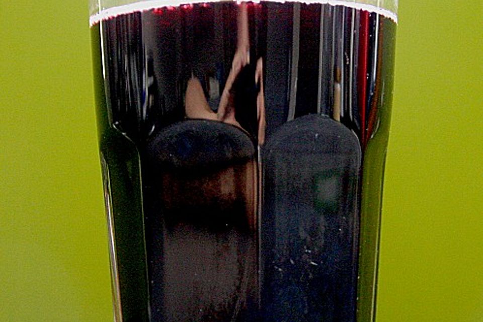 Holundersaft bei Erkältung / Basissaft