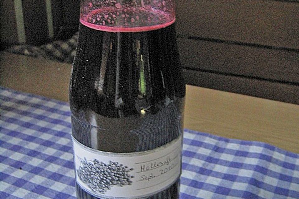 Holundersaft bei Erkältung / Basissaft