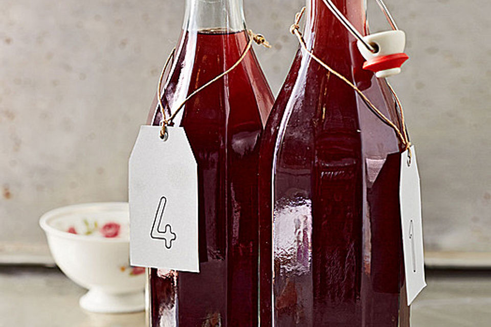 Holundersaft bei Erkältung / Basissaft