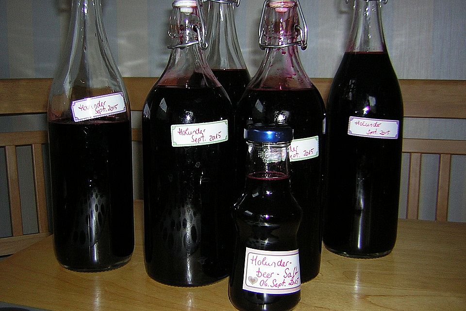 Holundersaft bei Erkältung / Basissaft