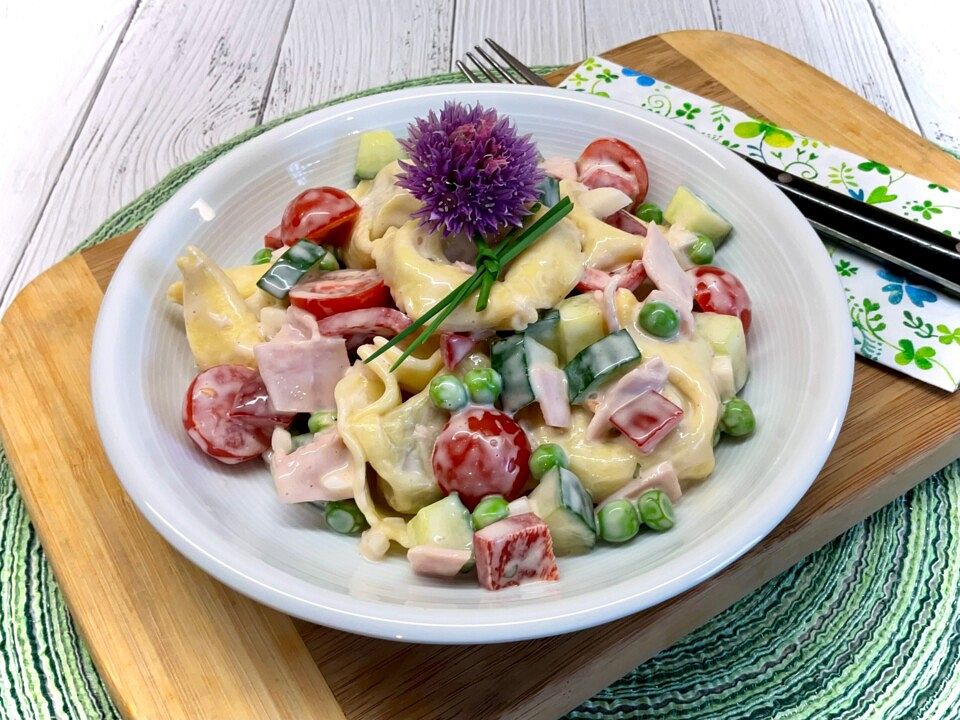 Tortellinisalat mit Mayonnaise und Brühe von Mooreule| Chefkoch