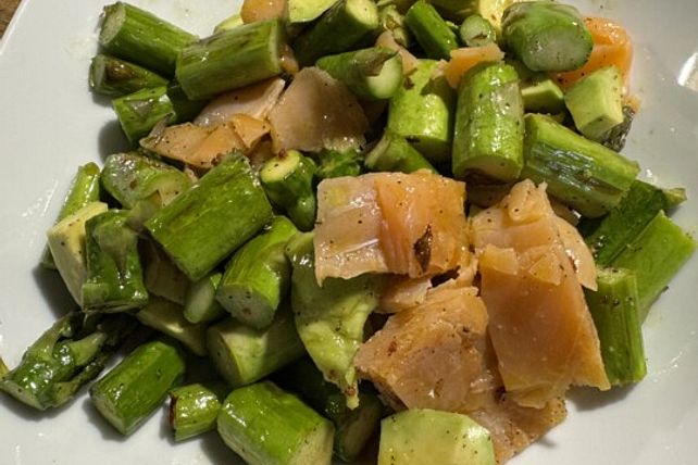 Spargelsalat mit Lachs und Avocado von gerlinde_meyer| Chefkoch Spargelsalat mit Lachs und Avocado von gerlinde_meyer| Chefkoch