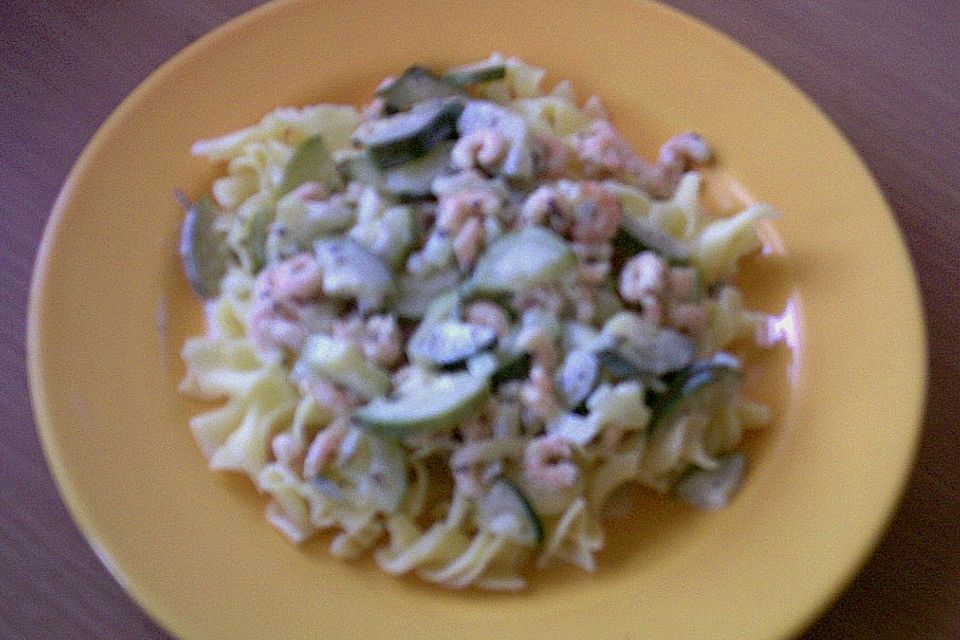 Pasta mit Zucchini-Shrimps-Sauce