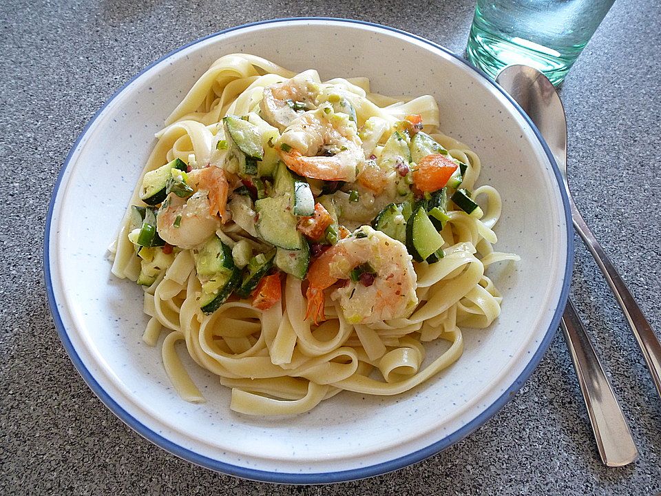 Pasta Mit Zucchini Shrimps Sauce Von Gundi Chefkoch