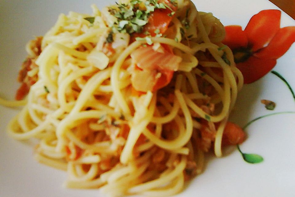 Penne mit Thunfischsoße