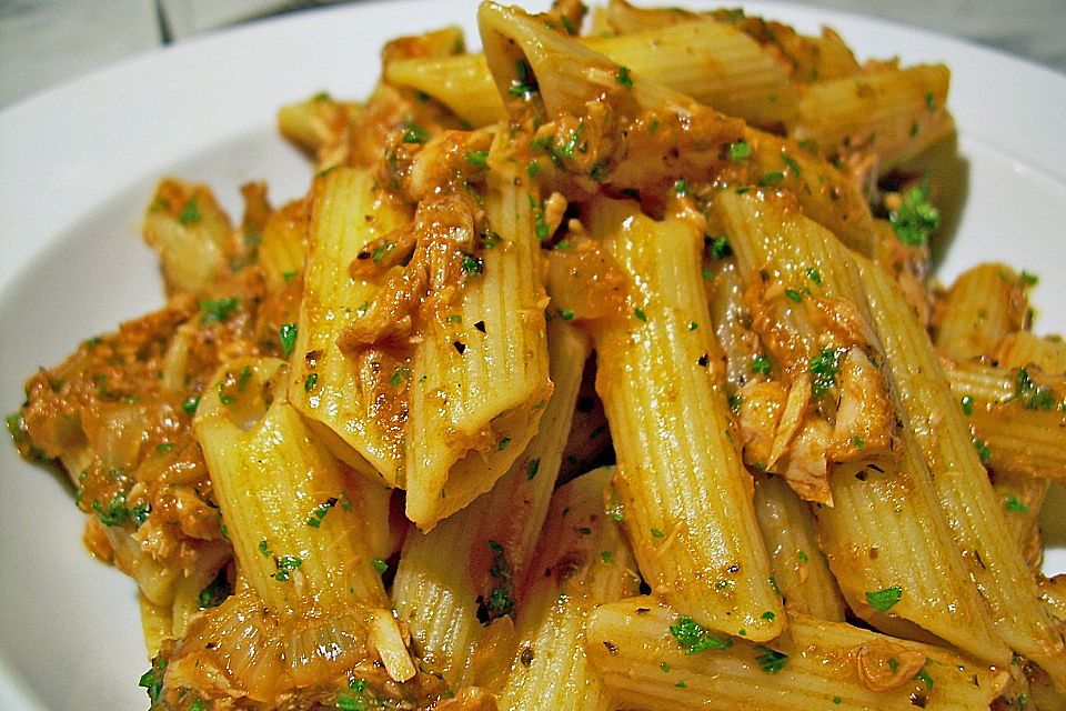 Penne mit Thunfischsoße