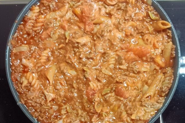 Einfache Hackfleisch-Nudel-Tomatenpfanne von Finifreddy| Chefkoch Einfache Hackfleisch-Nudel-Tomatenpfanne von Finifreddy| Chefkoch