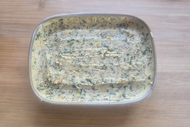 Knoblauch-Chili-Kräuterbutter von mabihome| Chefkoch