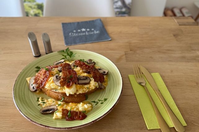 Rührei "Gourmet" mit Champignons und Bacon von SessM| Chefkoch Rührei "Gourmet" mit Champignons und Bacon von SessM| Chefkoch
