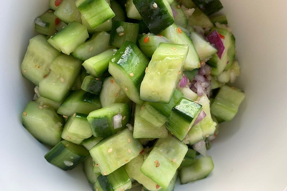 Chinesischer Gurkensalat mit Knoblauch