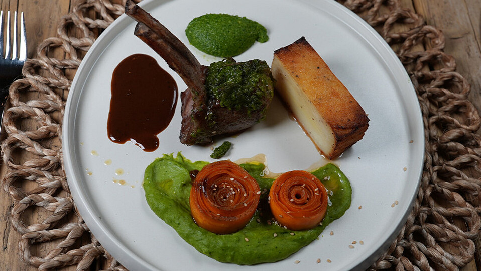 „Biancas Lieblingshauptspeise“ Lamm | Kartoffeln | Erbsen | Möhren von ... „Biancas Lieblingshauptspeise“ Lamm | Kartoffeln | Erbsen | Möhren von ...