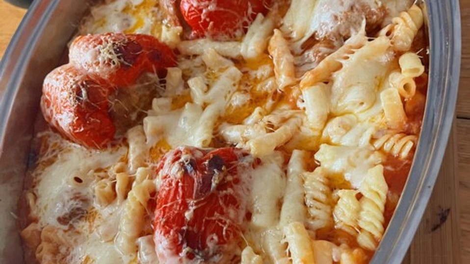 Gefüllte Paprikaschoten mit Nudeln und Käse überbacken von sandycorinna_1