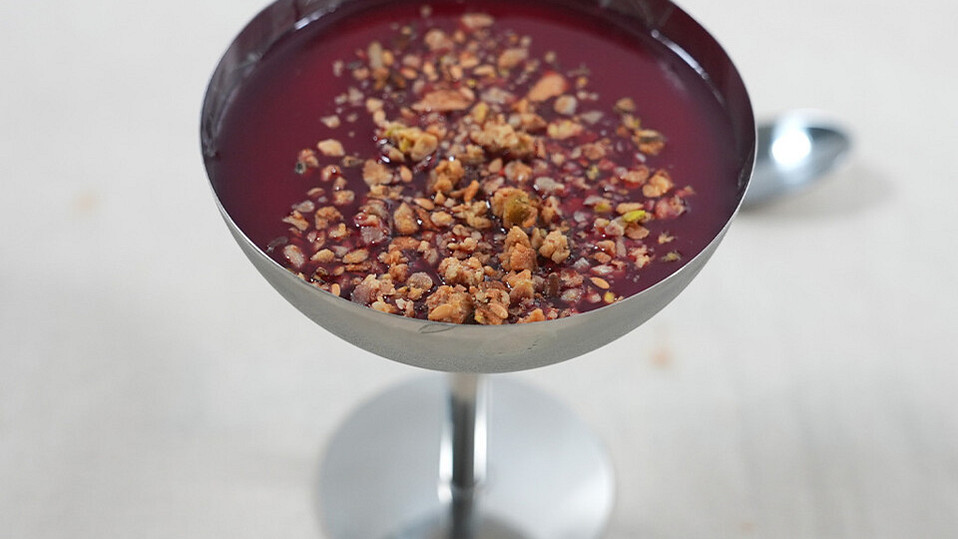 Sunny Plums Malabi - Kokos-Orangenblütenwasser-Malabi mit Pflaumen ... Sunny Plums Malabi - Kokos-Orangenblütenwasser-Malabi mit Pflaumen ...