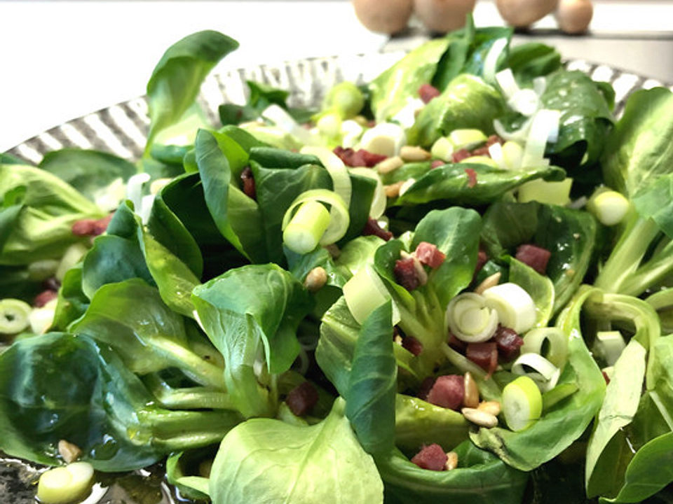 Feldsalat mit Speck - Nuss - Vinaigrette von alaKatinka | Chefkoch