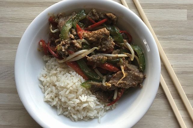 Rindfleischstreifen mit Paprika im Wok von MSchilling| Chefkoch