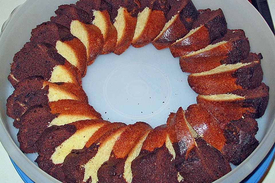 Marmorkuchen im Gugelhupf Marmorkuchen im Gugelhupf