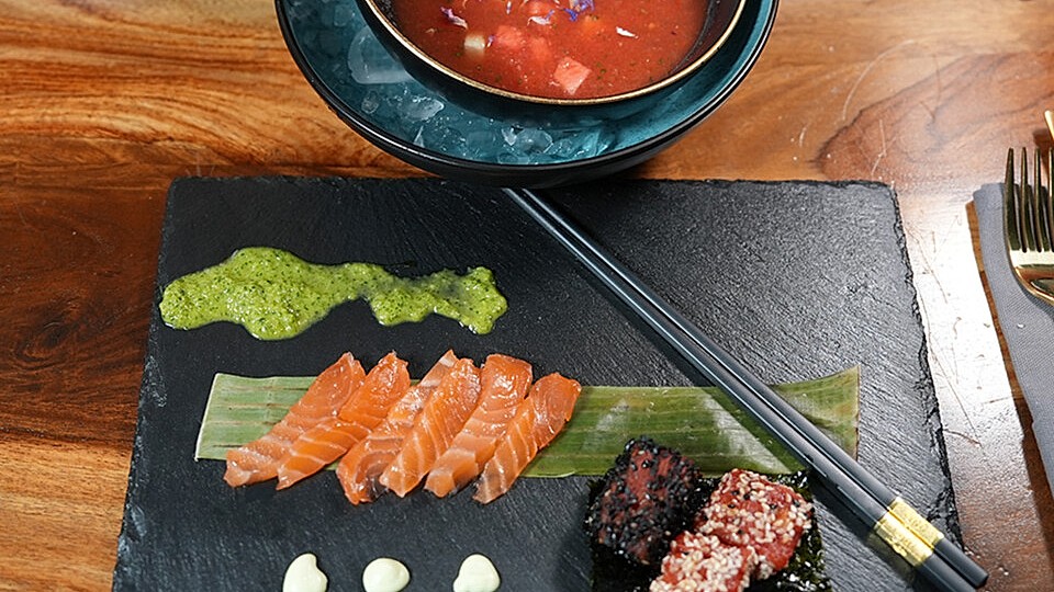 Wasser trifft Welle - Melone und Lachs im Spiel der Sinne - Suppe | Beize | Sashimi von DasperfekteDinner