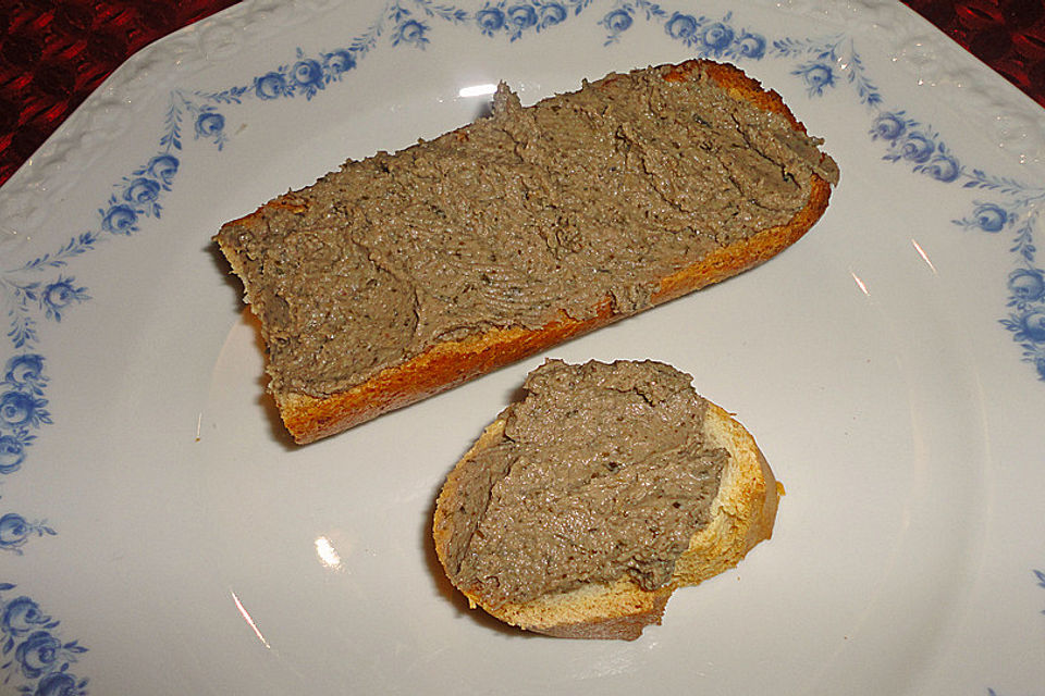 Crostini mit Hähnchen - Sardellen - Leber