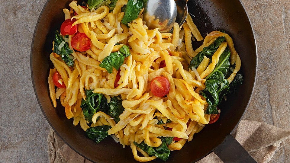 Spinat-Tomaten-Spätzle-Pfanne von buerger