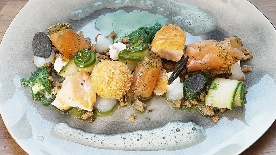 Variationen vom Lachs treffen auf Dill, Zitrone und Gurke von DasperfekteDinner