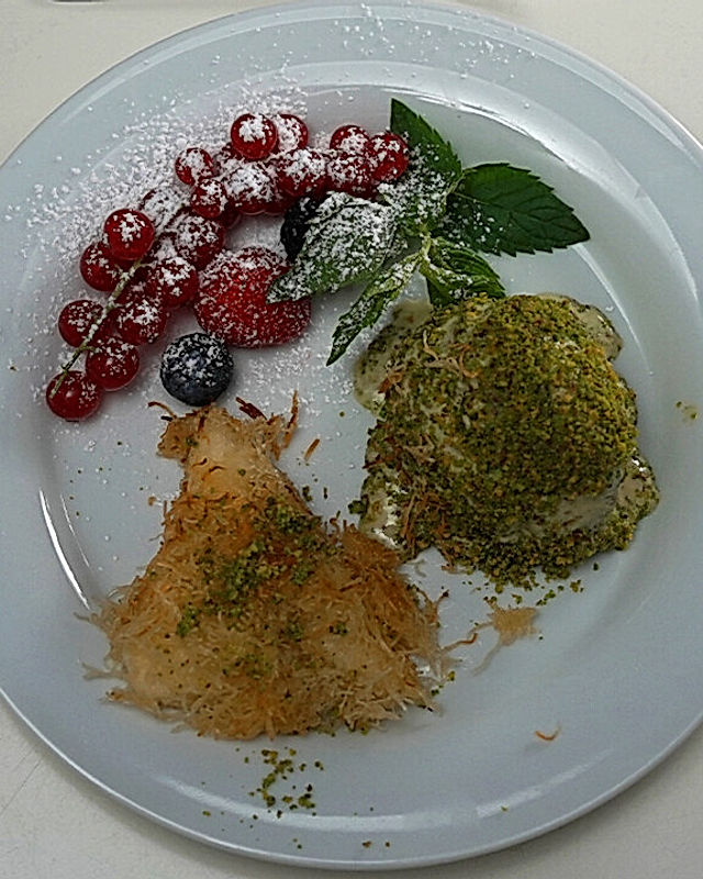 Mozzarella im himmlischen Netz, dazu Pistazienparfait von Das perfekte Dinner