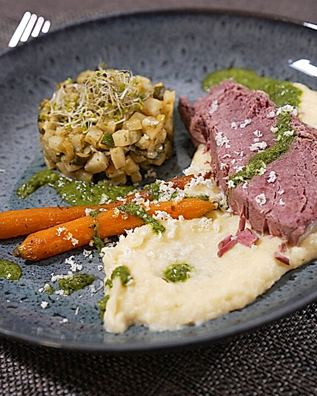 Das Rind - Wurzelgemüse | Kartoffeln | Sellerie | Meerrettich | Petersilie | Tafelspitz von Das perfekte Dinner