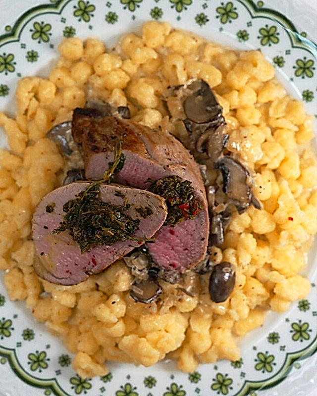 Schweinemedaillons | Knöpfle | Champignons | Chimichurri von Das perfekte Dinner