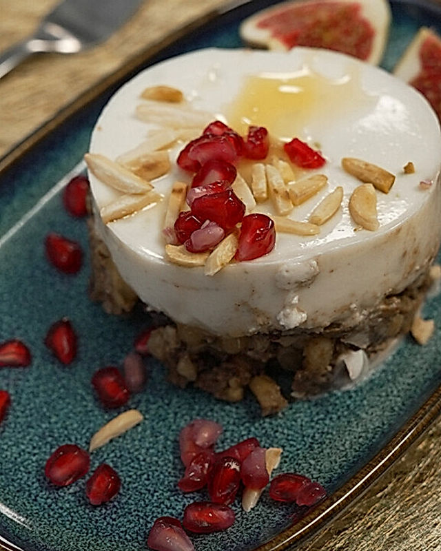Joghurttörtchen mit Walnuss-Dattel-Boden von Das perfekte Dinner