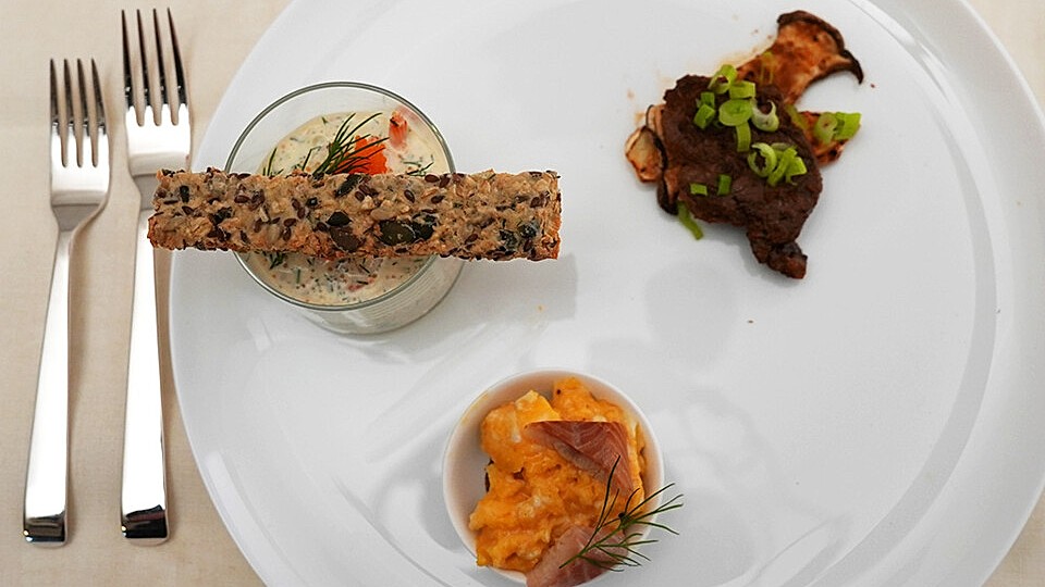 Moin Hamburg: Rührei mit Aal - an-nyeong-ha-se-yo Seoul: Bulgogi aus Rinderfilet und Kräuterseitling - Hej Skagen: Skagen röra von DasperfekteDinner